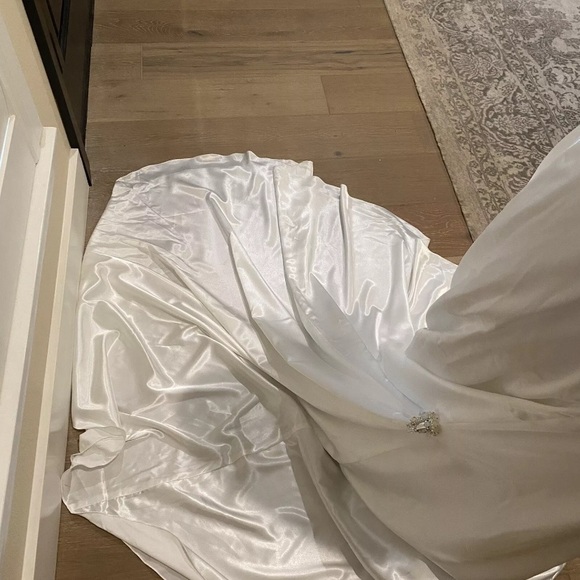 Maggie Sottero Wedding Dress Beaded Open Back V-neck Ivory Train Ballgown 8 - Picture 8 of 14